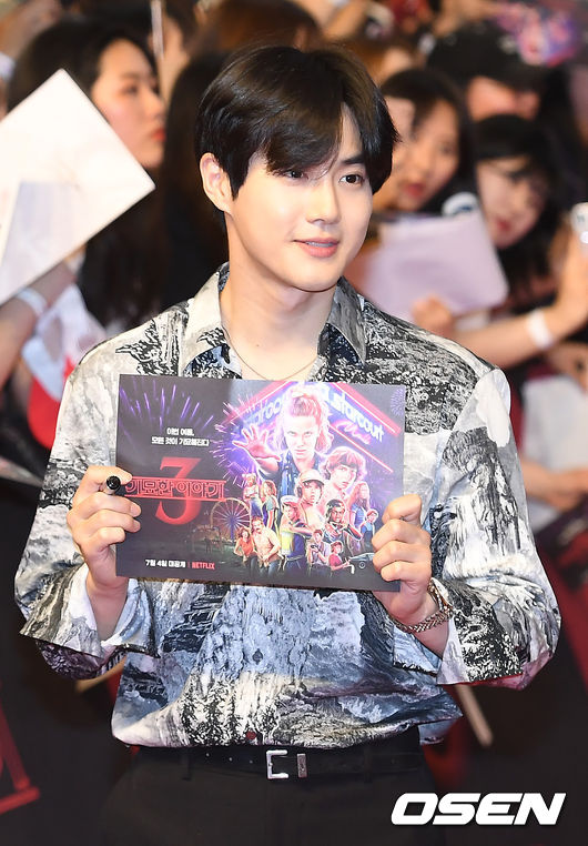 On the afternoon of the 20th, Netflix Strange Story 3 Red Carpet was held at Time Square in Yeongdeungpo-gu, Seoul.EXO Suho attends and poses