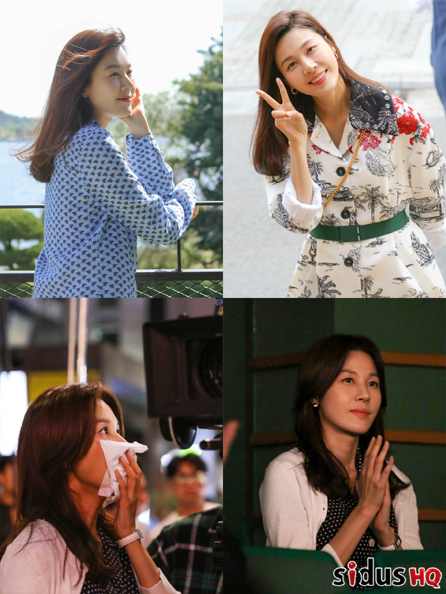 The difference between the pole and the pole temperature of Kim Ha-neul has been revealed.The photo is a shooting scene of the drama <The Wind Blows>, where you enjoy a cool wind, talk to the camera, or enjoy the scene with a relaxed eye contact and V toward the camera.On the other hand, Kim Ha-neul, who is shooting, is monitoring more seriously and meticulously than ever before, and continues to feel the emotion, capturing the eye with the opposite of disarmed and extreme immersion.On the other hand, in the 8th episode of Wind Blows, which was broadcast on the 18th (Tuesday), Sujin (Kim Ha-neul), who learned that Dohun (Gam Woo-sung) was Alzheimers, was in shock.I understand the virtues that I have to leave because I love, and I pour out the complicated feelings of the sadness and the self-defeating mixed with tears, and make the audience feel bad.In addition, the ending god, who tears with a sad heart, looks at Dohun, who can not even recognize himself as a wife, raised expectations for the next meeting about what kind of Choices Sujin will do toward Dohun in the future.JTBC <The Wind Blows> is broadcast every Monday and Tuesday at 9:30 pm.