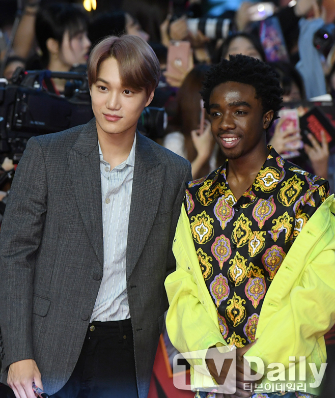 EXO Kai Hollywood actor Caleb McLaughlin attends the Netflix series Wild Story 3 Red Carpet Event at Yeongdeungpo Times Quarter in Yeongdeungpo-gu, Seoul on the evening of the 20th.Wild Story is a work that has created a global topic with a tense story, a hot atmosphere of child actors, and a unique atmosphere in the background of the US in the 80s.The previous series was a masterpiece that won six awards, including the 74th, 75th Golden Globe Award for Best Picture and Best Actress, Best Supporting Actor Nominate, 69th, and 70th Emmy Awards, and was known as the Netflix series, the most popular in Korea in 2017.Strange Story 3 Red Carpet Event