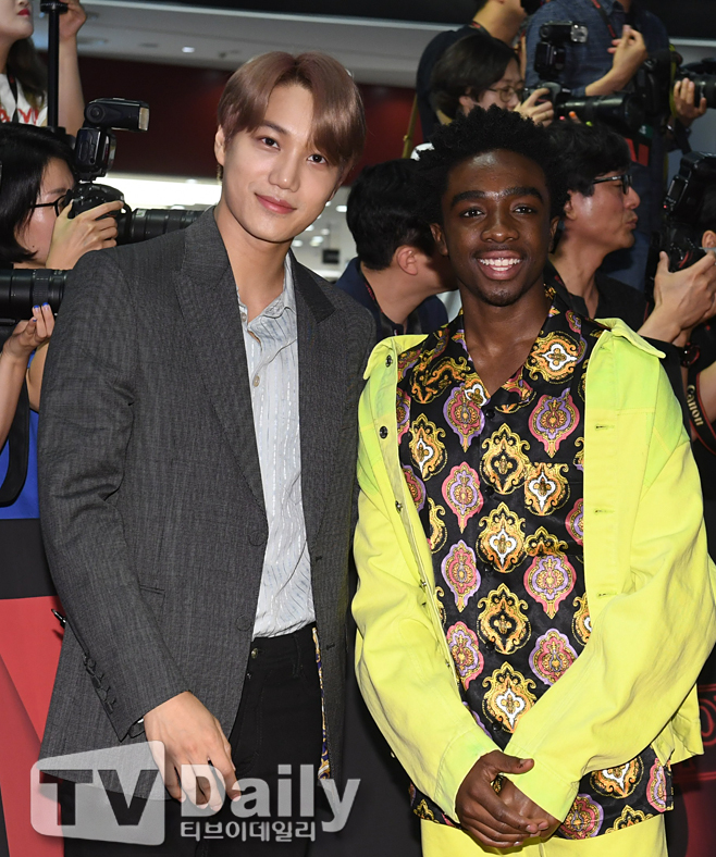 EXO Kai Hollywood actor Caleb McLaughlin attends the Netflix series Wild Story 3 Red Carpet Event at Yeongdeungpo Times Quarter in Yeongdeungpo-gu, Seoul on the evening of the 20th.Wild Story is a work that has created a global topic with a tense story, a hot atmosphere of child actors, and a unique atmosphere in the background of the US in the 80s.The previous series was a masterpiece that won six awards, including the 74th, 75th Golden Globe Award for Best Picture and Best Actress, Best Supporting Actor Nominate, 69th, and 70th Emmy Awards, and was known as the Netflix series, the most popular in Korea in 2017.Strange Story 3 Red Carpet Event