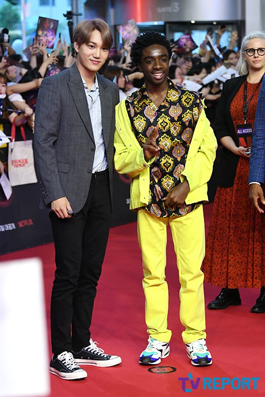 Kai and actor Caleb McLaughlin of the group EXO attended the Netflix original Questionary Story 3 Red Carpet fan event held at Time Square in Yeongdeungpo-dong, Yeongdeungpo-gu, Seoul on the afternoon of the 20th.The Strange Story 3, starring Gayton Matarazo and Caleb McLaughlin, is a mystery thriller about strange and huge events in the town of Indiana Hawkins, which celebrated the summer of 1985, a year after the previous season.