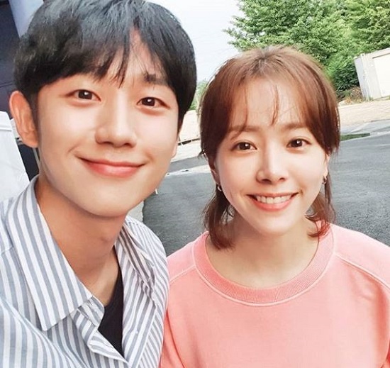 Actors Jung Hae-in and Han Ji-min released a shot to encourage the drama.On June 20, Jung Hae-in posted a picture on his instagram with an article entitled Spring Night # Spring Night # Onespringnight.The photo shows two people boasting perfect visuals.The netizens who watched this showed various reactions such as Receiving the shooter!, Visual past class ... and Surprise Spring Night Day.On the other hand, Jung Hae-in and Han Ji-min are in charge of Yoo Ji-ho and Lee Jung-in in MBC Spring Night.Photo: Jung Hae-in Instagram