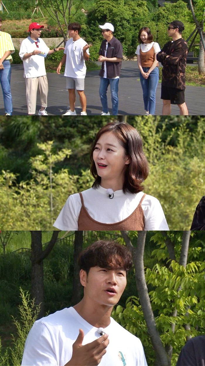 Running Man Yoo Jae-Suk apologised to Jeon So-min, who was defeated one of questions by Jo Se-ho for his own sake.On SBS Running Man to be broadcasted on the 23rd, the story of the members blind date for Jeon So-min will be revealed.While asking each others recent situation in a recent recording, Yoo Jae-Suk apologized to Jeon So-min.In an earlier online content, Yoo Jae-Suk offered Jo Se-ho a blind date with Jeon So-min, which Jo Se-ho rejected.Yoo Jae-Suk, who unintentionally gave Jeon So-min a one defeat of doubt, apologized to the party in this Running Man recording.For the sad Jeon So-min, Running Man members started to recommend Jeon So-mins blind date in earnest.In particular, Kim Jong Kook arranged a blind date with Kim Jong-min, saying, I also proposed Kim Jong-min to a blind date with Jeon So-min, but Kim Jong-min liked it so much.Jeon So-min, who heard this, could not hide his difficulty in recommending the junior broadcaster of Running Man members.In particular, Jeon So-min has attracted attention by revealing the blind date opponent who wants to meet more among Jo Se-ho vs Kim Jong-min.Running Man will be broadcasted at 5 pm on the 23rd, which will include the story of Jeon So-mins blind date.