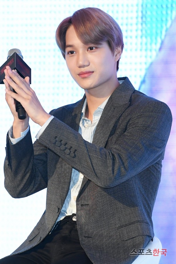 EXO Kai attends Red Carpet in Netflix Strange Story 3 held at Time Square in Yeongdeungpo, Seoul on the afternoon of the 20th.Netflix Strange Story 3 is a mystery thriller about the more bizarre and huge events in the town of Hawkins, Indiana, a year after the return of missing boy Will Byers.