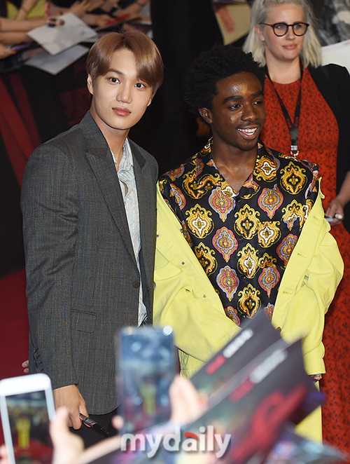 Singer EXO Kai and actor Caleb McLaughlin pose on the red carpet of Netflixs popular original series Questionary Story 3 held at Time Square in Yeongdeungpo-gu, Seoul on the afternoon of the 20th.