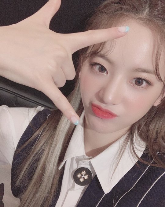 Jang Gyu-ri presented a selfie of charming bangsGroup Fromis 9 (fromis_9) member Jang Gyu-ri wrote on the official Instagram page on June 21, Returning Phil.I shared a picture with the phrase I am going to use my room today.In the photo, Jang Gyu-ri poses rock and roll with her lips all the way out; he has a cute charm with a charming bangs.In particular, Jang Gyu-ri shot fans in the hearts with a puppy-like appearance.han jung-won