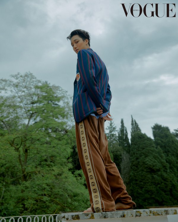 <p>EXO Kai with a fashion pictorial in <Vogue Korea, 7 September to the public.</p><p><Vogue Korea, 7 October number of the pictorial decoration for Kai exclusive atmosphere with a fashion pictorial in the various styles to your own Personality brimming with style fully digest.</p><p>Kai HOUND TOOTH pattern adorns the coat and pin dots pattern set, blue - red striped jacket with patch detailing of brown cotton pants, etc to match said. Grey and pink leather mixed with rubber sole lace-up shoes such as a variety of products with the best choice.</p><p>Meanwhile, Kai is the last month of Rome, Italy, Capitol and Art Museum(the Capitoline Museums)opened in Gucci 2020 Cruise fashion show in Korea as the representative attend, and abroad through the presss right there.</p>