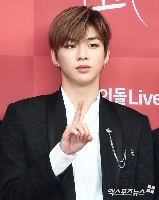 Amid reports that singer Kang Daniel has taken a solo album jacket, the agency has said it should wait for the official announcement.On the 21st, OSEN reported, Kang Daniel took a solo debut album jacket on the 20th.In the meantime, the album was joined by the production team Devine Channel, which participated in BTS Fire Owner and Exos El Dorado.We have not confirmed any content-related issues, said Kang Daniel, an official of Connected Entertainment, a subsidiary of Kang Daniel, on the 20th, and said, We hope you will wait for the official announcement.Meanwhile, Kang Daniel, who has been able to do his own activities, has recently established Connected Entertainment, a one-person agency, and is preparing for his solo debut.However, LM Entertainment has filed an objection to the courts decision and will have an interrogation date on the 26th.