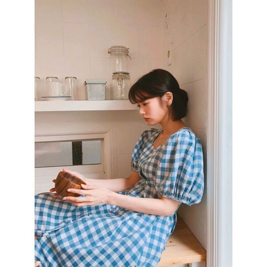 Actor Jung So-min boasted of her innocent beauty.Jung So-min posted a photo on his instagram on June 23.The photo shows Jung So-min in a blue checkered dress, which shows the small face size of Jung So-min and white-green skin without any blemishes.Jung So-mins stiff nose makes her beauty more prominent.delay stock