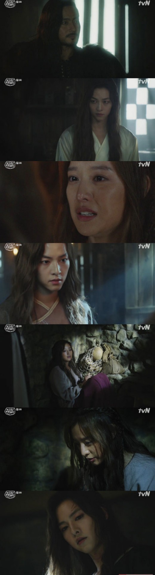 Kim Ji-won was shocked by the news of the death of Eun-seom and made a choice to hold Sayas hand.On the 23rd, TVNs Asdal Chronicle showed Tanya (Kim Ji-won) being shocked to hear of Eunsum (Song Joong-ki).The silver island was seriously injured while being chased by the Tagon unit, and Mubaek showed him secretly taking him away to treat the wound.He said Tanya would be fine and showed his willingness to find her.Tanya became the body of the twin Saya (Song Joong-ki) of the silver island growing up as the son of Tagon and ordered her to monitor Saya and report it to herself.Tanya, who had followed her, had seen him build the same house that the silver island had lived in, and had been in the same place, and he had been in the same place.Saya said she saw such a house in her dream and revealed her interest in Tanya, saying she saw the same.Tanya, who met her father with the care of Saya, was told by him that the silver island was dead.Tagon executed a fake silver island without finding a real silver island, and people knew that the killer of Sanwoong was dead.Tanya hummed rather than hummed when she heard the news, and Saya went to her and said, What are you honoring?When I died, I smiled and waited for Taealha to die in front of him, he said. What are you waiting for?But Tanya said, I do not know what you mean, and Saya asked if her attitude was strange even in the death of her companion.Tanya laughed, Whos dying? Silver Island? No. Im coming to save me, the silver island. I told you to come. So Saya said, I saw it. The whole federation saw it.His tongue was drawn out and screamed, boiled alive in boiling water, Tanya shouted, beating him and denying it.Tanya cried out, I am dead because of me, and I am bound by a spell to fly away. She watched her and was saddened.Saya asked why her clan was being trials, and Saya stimulated her, saying, If you have strength and you do not get to a hungry place, you will not know.Tanya said, I will live, I will go to that place.On the other hand, Eunseom was destined to be sold as a slave while trying to save his Friends, and wondered if the reunion of the two would be concluded.