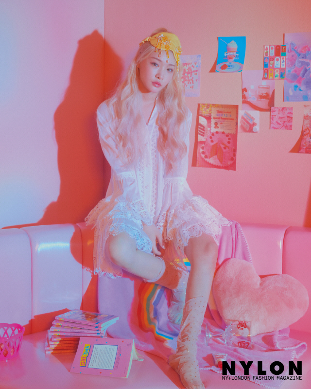 Chungha, who is about to release a new album, released a picture of the July issue of Nylon.Chungha stood in front of the nylon viewfinder for fans waiting for a comeback.She is the back door of another transformation that she has not shown before, showing her tone queen-down side through her fourth mini album Fluurishing, which is released in about five months after the digital single 12 oclock already.If you have been showing off the charm of the girl crush with black hair, this picture has a lovely charm with blonde hair.The photographer invites fans to her world with her own style of styling. More picture cuts can be found in the July issue of Nylon.