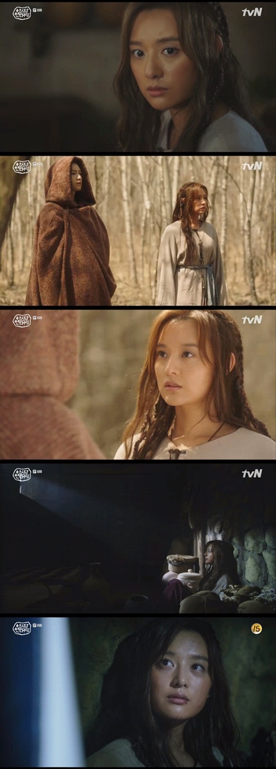 Kim Ji-won, the Asdal Chronicle, awakened properly and gave a chewy tension to the drama.In the 8th episode of the TVN Saturday drama Asdal Chronicle (directed by Kim Won-seok, the playwright Kim Young-hyun and Park Sang-yeon, production studio Dragon and KPJ), which aired on the 23rd, Kim Ji-won was divided into the role of Tanya, the successor of the clan mother of the Wahan, who was taken to Asdal.Tanya reunited with her father, Yeolson (Jeong Seok-yong), thanks to Saya (Song Joong-ki), but for a moment of joy, Tanya heard that the silver island (Song Joong-ki) was dead.Tanya then smiled unknowingly and thanked Saya, surprising the people around her, not the general response of someone who knew the death of her heart.However, when Saya reminded her of the death of the silver island, Tanya, who denied reality, gradually became emotional and hit Saya with a evil I did not die!Tanya, trapped in a warehouse, recalled the past with the silver island and realized his death. Tanya was sorry for saying, I killed you.He asked Saya, who came to the warehouse, as if he had resigned everything, saying, Why should we suffer this pain? And Saya replied, I will not know if I have strength and I do not get to such a place where I am hungry.Im sorry, Im going to live, Ill go there, so Ill find out whats happened and Ill tell you someday, she said, her eyes blurring.Thanya, determined to have strength, suddenly changed her attitude 180 degrees to make Saya her first weapon, and then she knelt down and begged him for forgiveness.I order you. I want you to know who will be the owner. Take my order, Saya. On this day, Kim Ji-wons Awakening Ending brought a chewy tension to the house theater, raising the storys suction power.He not only painted the feelings of the dramatic changing Tanya, such as shock - anxiety - sadness, but also made it impossible to take his eyes off, perfectly expressing the appearance of Tanya, which was significantly different from the end of the play.So, expectations are high for the exciting story of Tanya that Kim Ji-won will unfold.On the other hand, tvN Asdal Chronicles starring Kim Ji Won, Jang Dong Gun, Song Jung Ki and Kim Ok Bin are broadcast every Saturday and night at 9 pm.online issue team of star pop culture department