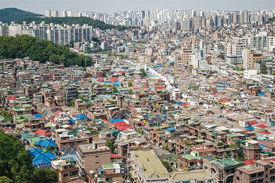 서울 대표 교통 낙후지로 꼽히던 관악구 신림뉴타운 일대가 재개발을 마치면 주거환경이 대폭 개선될 것이라는 기대를 모은다. <사진 : 윤관식 기자>