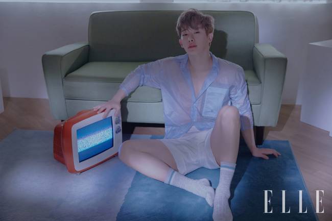 Group Monstar X member Wonho showed off her pure charm with B-cut picture.Fashion magazine Elle recently caught the eye by unveiling Monstar X Wonhos pictorial B cut on the official SNS channel.The picture was based on the concept of FIT & RELAX under the theme of Lets make healthy lifestyle habits campaign.Based on this, Wonho boasted pure and healthy charm.In the open B cut, Wonho showed a natural everyday appearance wearing a light green t-shirt, creating a refreshing and fresh atmosphere.In addition, the aspect of immersion in exercise with intense eyes in light training suits revealed its full of healthful charm.In addition, various shirt fashions have attracted the hearts of fans with unique aura.She showed dreamy sexy with see-through-style shirts and white pants, and pure beauty with a white shirt with a blinding eye, and focused attention on viewers.Wonho, who has been showing powerful and colorful visuals on the stage like this, has shown another charm by showing pure and fresh charm through this picture.Wonho, who focused his attention, has been a member of Monstar X and has been participating in the Monstar X album work based on his unique lyric and composition skills.Starting with the song Steal Your Heart from Monstars debut album TRESPASS (Invasion without permission), How about you (Ill Be There), Oi (Oi), 5:14 (Last Page), From Zero, If Only (If Only) He has produced numerous self-titled songs such as Im Going, No Reason (Norizon) and boasted of his artistry.His own song, which contains his warm and warm emotional charm, is loved by fans.Monstar, which Wonho belongs to, recently entered the world tour WE ARE HERE, which includes 23 performances in 20 cities around the world, including Asia, Oceania, Europe and North and South America, after finishing its second regular album TAKE.2 WE ARE HERE (Wee A Here).Especially on the 14th, the single Who Do U Love? (After 2 You Love?) with world-renowned hip-hop musician French Montana.) and attracts the attention of global music fans.Monstar will continue its third world tour WE ARE HERE until September.Starship Entertainment, Elle Offers