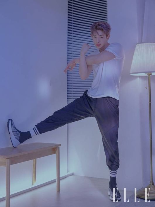 Group Monstar X member Wonho showed off her pure charm with B-cut picture.Fashion magazine Elle recently caught the eye by unveiling Monstar X Wonhos pictorial B cut on the official SNS channel.The picture was based on the concept of FIT & RELAX under the theme of Lets make healthy lifestyle habits campaign.Based on this, Wonho boasted pure and healthy charm.In the open B cut, Wonho showed a natural everyday appearance wearing a light green t-shirt, creating a refreshing and fresh atmosphere.In addition, the aspect of immersion in exercise with intense eyes in light training suits revealed its full of healthful charm.In addition, various shirt fashions have attracted the hearts of fans with unique aura.She showed dreamy sexy with see-through-style shirts and white pants, and pure beauty with a white shirt with a blinding eye, and focused attention on viewers.Wonho, who has been showing powerful and colorful visuals on the stage like this, has shown another charm by showing pure and fresh charm through this picture.Wonho, who focused his attention, has been a member of Monstar X and has been participating in the Monstar X album work based on his unique lyric and composition skills.Starting with the song Steal Your Heart from Monstars debut album TRESPASS (Invasion without permission), How about you (Ill Be There), Oi (Oi), 5:14 (Last Page), From Zero, If Only (If Only) He has produced numerous self-titled songs such as Im Going, No Reason (Norizon) and boasted of his artistry.His own song, which contains his warm and warm emotional charm, is loved by fans.Monstar, which Wonho belongs to, recently entered the world tour WE ARE HERE, which includes 23 performances in 20 cities around the world, including Asia, Oceania, Europe and North and South America, after finishing its second regular album TAKE.2 WE ARE HERE (Wee A Here).Especially on the 14th, the single Who Do U Love? (After 2 You Love?) with world-renowned hip-hop musician French Montana.) and attracts the attention of global music fans.Monstar will continue its third world tour WE ARE HERE until September.Starship Entertainment, Elle Offers