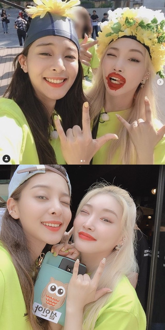 On the 23rd, Cheongha posted several photos on the official Instagram with the article Before the penalty, after the penalty ... It was more fun and fun with you!In the open photo, Cheongha is taking a selfie with a Running Man penalty with Seol In-ah, especially the two of them making a playful look and laughing.Cheongha and Seol In-ah appeared on the SBS entertainment program Running Man broadcasted on the 23rd, and attracted attention by revealing that they were the motive of the dance academy together in junior high school and the 23-year-old.Meanwhile, Cheongha will release her fourth mini album, Fluurishing, on Monday.