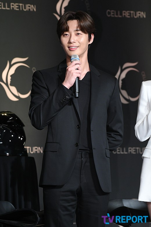 Actor Park Seo-joon is attending the launch show of Seliton Platinum, a global beauty and healthcare brand held at Four Seasons Hotel Seoul, Dangju-dong, Jongno-gu, Seoul on the afternoon of the 24th.
