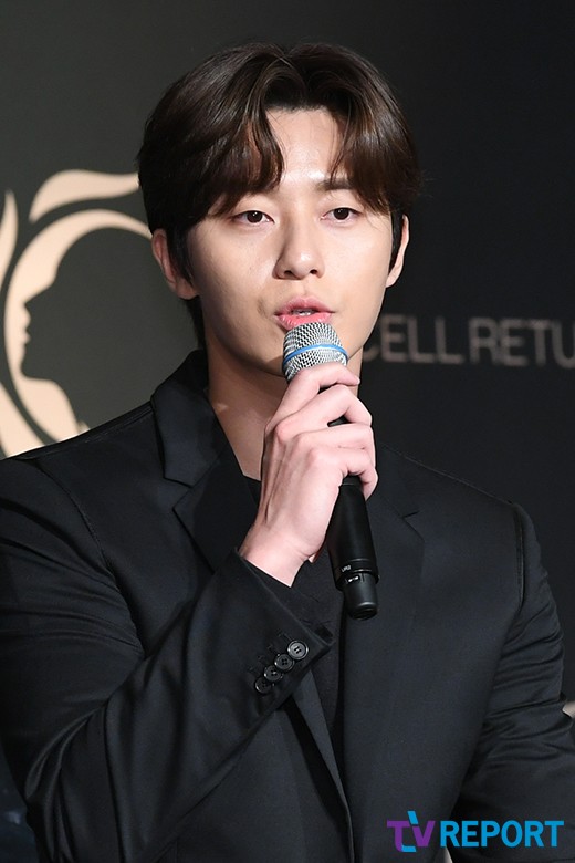 Actor Park Seo-joon attended the launch show of Seliton Platinum, a global beauty and healthcare brand held at Four Seasons Hotel Seoul, Dangju-dong, Jongno-gu, Seoul on the afternoon of the 24th.