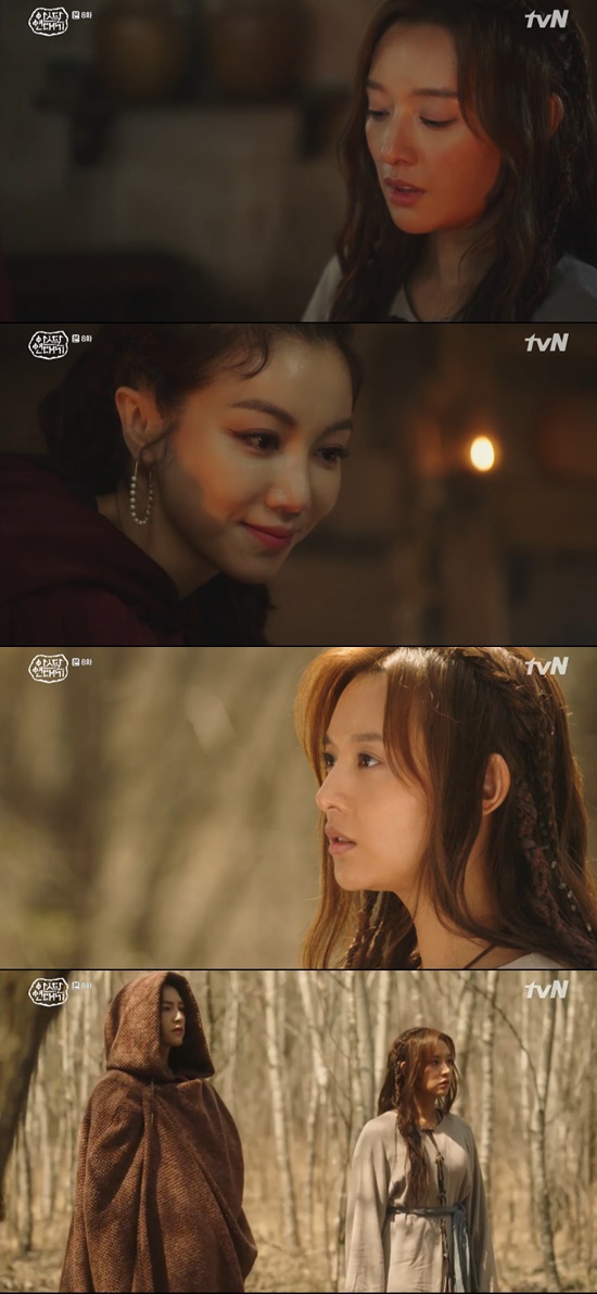 The Asdal Chronicles, Kim Ji-won, awakened.In episode 8 of the TVN Saturday drama Asdal Chronicles broadcast on the 23rd, Taealha (played by Kim Ok-bin) questioned Saya (played by Song Joong-ki).On this day, he questioned Saya and found out that he had fed the danbang to the danbang, and realized that It was revenge for himself who had killed the nanrae in the past.Saya called Taealha a mother and said, Mother. I do not know anyone else, but my mother understands me. Revenge the person who raised her.He had been a lIttle old enough to do a lIttle bIt of work, and he had mixed his flesh wIth a man who was his father, and had raised him, and he had told him to kill a man in his heart.Ive already done It, and today Its my mothers turn, go and get revenge, he said.When his father Mihol (Cho Seong-ha) was released, he said, Do you remember the day I told you to make my clothes? You told the travelogue: Make me the most beautiful clothes in the world.From that day on, I was stuck by the travelogue. For a moment, I liked It. The dresser, the stripper.Mihol then claimed, Did you abandon your father for that and choose Tagon? Tagon will eventually break the League, and he will be king.It will be, he said, and the man wIth the king is me. The League is already broken. Asdal is bigger to put in a bowl called the League.I will stand on top of It, he said. Now where I am and the way I will go. I decide who I like and who I will throw away.I will make the Tagon I set as king. Then he called Tanya, How do you adjust now? You will monItor everything in Saya from today and tell me, of course, It is a secret.You must not tell Saya, of course, Tagon or anyone. If you do anything, he will kill your father. He is in the fire.So you have to listen to me. Because of that, Tanya had no choice but to monItor Saya, and when Saya disappeared, he followed him.Saya asked, Why dont you run? When Tanya followed, Tanya said, You cant run. You run, you kill your father. Theres a father in Taals house.Was It the smoked fire castle? , Saya said, I meet dreams. Im locked up, locked up all the time.Running and hunting in the fields, very fast and strong, but dreams are always faint.In my dream, when I wake up, I am scattered. Shaya then appeared before her to the castle of fire, and said, My father is here. He wants to meet. If he does not, here is Tagons son.Lets yell, Igts here. Im kidding. What if I bIte my tongue, and then I go wild. I cant. Hattooak. You killed the bird?I stared at her.Tanya, who eventually met her father because of Saya, heard about the death of Nunsum from her fathers ten grandchildren. Tanya, who was shocked, continued to laugh since then.Saya, who heard about the death of Tanyas comrade from Hattuak, went to Tanya and said, What are you waIting for? Youre trying to die.I laughed and waIted for Taealha. Tanya, who heard from Saya about the death of the silver island, said, Who is dead? Silver island? No. Silver island will come to save me.I told him to come, Saya replied, I saw It, or all the Leaguers saw It, my tongue screaming and boiling alive in boiling water.Everyone clapped their hands and shouted, I boiled that dirty, vulgar, Dusmish life. Tanya ran to the silver island and punched him.This put Tanya in prison, and Tanya said, Why are we doing this? Why is the silver island so cruel?Why are you taking us in the first place? She asked Saya, I need a lot of work here.I need a huge house, I need a gorgeous jewel, he said. I do not eat to fill my stomach. Its my heart.Tanya shook her head, and Saya said, Yes, you do not know. You will not know if you do not come to such a place where you are hungry wIth power.I will die wIthout knowing why your clan is dying. I will die wIthout knowing why my companion to live is boiled. But when I came back to the room, I was worried that Tanya would really die.Since then, Tanya decided to go to the place where Saya had said to find out why the death of the island was related. So Tanya kneeled to Saya and said, Please forgive me.I must have been mad because my companion died. Tanya is yours. Dominus. You will need me. I will do my best.Photo = TVN broadcast screen