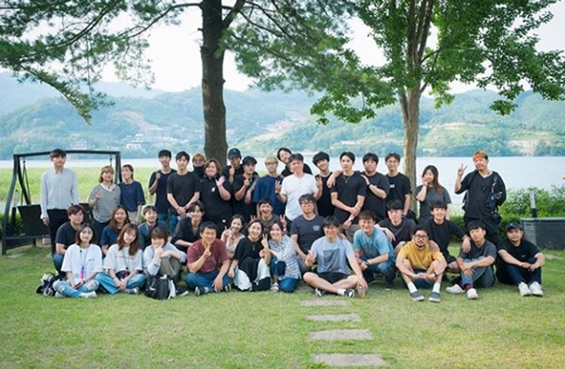 Actor Lim Hyo-seop expressed his feelings about the end of Abyss.I have been so grateful for that, and to me, Abyss was still happy enough to be on the shooting scene, Lim said on his instagram on the afternoon of the 25th.I am grateful to all the staff of the bishop and the writer who have been together for the time being, and I sincerely thank all those who loved Abyss, he said.The photo shows the cast and staff of the cable channel tvN Avis.On the other hand, it is a reverse visual fantasy drama in which two men and women who revived as reversal visuals, which are 180 degrees different from their lifetime through Abyss soul resuscitation bead Abyss, chase the murderer who killed them.