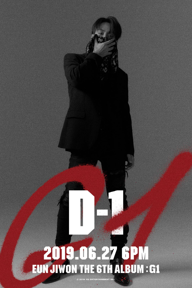 The comeback of Eun Ji-won, who returns to the new song Fire Moth, came to Haru.YG Entertainment released its Fly Moth (IM ON FIRE) (Feat. Blue.D) D - 1 poster on its official blog at 10 a.m. today (26th).In the poster, Eun Ji-won boasts a powerful force with charismatic eyes, covering his mouth with Bandana.Matching the blazer jacket with the distroyed jeans, the all-black look was perfectly digested.Eun Ji-won, who is about to make a comeback, said, Every time I return to my main job as a singer, I am extremely severe enough to express trembling and tension.However, he added, If there is no such feeling, the life of the singer will end.Eun Ji-wons solo regular album G1 is an all-weather hip-hop artist who has crossed various genres and has filled the music world of Eun Ji-won, which is not tied to mainstream.Eun Ji-won has released a story about love, separation, and life that he wants to convey through music.This title song Bulmoth is a song with an intense boom beat. It expresses the feelings of the loved one metaphorically in accordance with Bulmoth running toward the fire.Especially, it is not a trap called the mainstream genre of hip-hop, but an attempt to introduce the boom genre of minors.Fire moth maintains the music color of Eun Ji-won, which stands for authentic hip-hop, and added trendy hip-hop sensibility with the writing of Winner Song Min-ho and the participation of composition.The new song G1 includes the title songs Bulmoth, HOW WE DO, SEXY, Worse (WORTHLESS), HOOLIGAN (Feat).MINO of WINNER), GET READY, Beetle Beetle (TIPSY), HATE, Similar (SAME), and so on.Eun Ji-wons regular album G1 will be released on various music sites at 6 pm on the 27th.