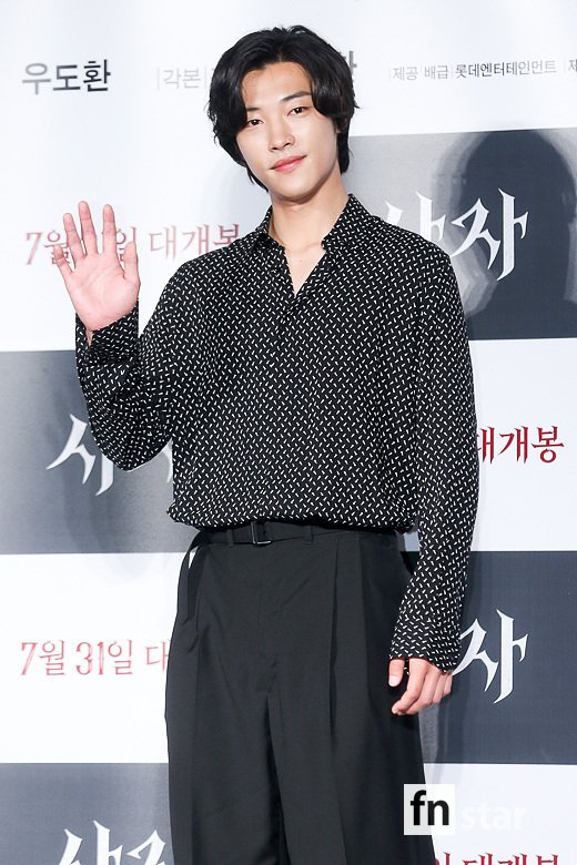 Actor Woo Do-hwan attended the report on the production of the movie Lion at the entrance of Lotte Cinema Counter in Jayang-dong, Gwangjin-gu, Seoul on the 26th.The movie The Lion, starring Park Seo-joon, Woo Do-hwan and Ahn Sung-ki, is set to open on July 31 as a film about the fighting champion Yonghu (Park Seo-joon), who met the Kuma priest Anshinbu (Ahn Sung-ki) and confronting the powerful evil that has confused the world.