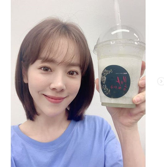 Actor Han Ji-min released a certification shot in front of a coffee car sent by his younger actor Kim Go-eun.Today, actor Han Ji-min posted a photo with a thank-you saying Go Eun-ah! Thank you so much, I cheer YOU, too! through his personal Instagram account.In the open photo, Han Ji-min poses in front of a coffee car with the words Actor Han Ji-min, Jung Hae-in, Kim Jun-han and spring night team, actor Kim Go-eun dream.It was certified and conveyed between the warm and juniors, and attracted attention to the fans.On the other hand, actor Han Ji-min is currently working with MBC drama Spring Night and Lee Jung-in as a partner actor.This drama, which depicts the love story of two people, is aired tonight at 9 pm MBC.Han Ji-min Instagram Capture