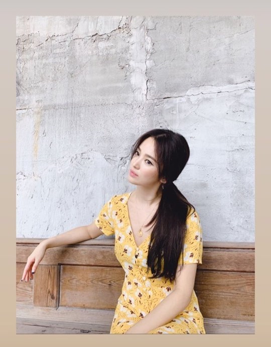 <p>Actress Song Hye-Gyo is a dazzling Doll, Beautiful looks, and was proud.</p><p>Song Hye-Kyos stylist for the past 25 own Instagram story through multiple photos showing.</p><p>The revealed photo, Song Hye-Kyos pure fun-filled day in our son. This day, Song Hye-Kyo yellow floral dress, wearing bright more. Latest bobbed hair long hair, long hair naturally tied, and he faces a mysterious him. A living Doll like Goddess visuals and extreme teen is admiring to call.</p><p>Meanwhile, Song Hye-Gyo in the past to 2017 10 October drama The Suns descendant, the relationship actor Song Joong-ki and married. Song Hye-Kyo marriage after the last 1 November in the race for tvN drama Boyfriendin the night than the sword and the breathing to match the melody Queen gets proved. KBS2 every oneof the starred review in China.</p><p>Photo| Song Hye-Gyo stylist SNS</p>