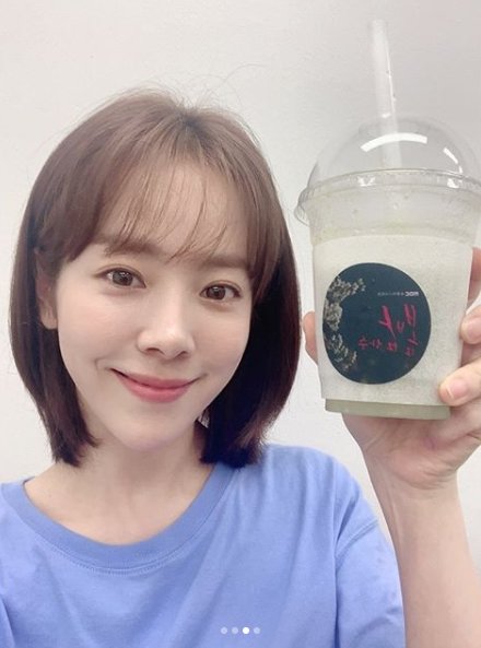Han Ji-min posted several photos on his SNS on the 26th with the article Go Eun-ah! Thank you so much. I cheer YOU, too! In the photo, Han Ji-min poses in front of a coffee car sent by Kim Go-eun to the filming site of Spring Night. Another photo shows Han Ji-min smiling with a drink and a churr.The warm friendship of the same agency, senior and junior, attracts attention.Kim Go-eun said, I support the most lovely, beautiful and beautiful actors in the world, Han Ji-min, Jung Hae-in, and Kim Jun-han and the drama Spring Night team.On the other hand, Han Ji-min is currently working with the Hae-in in MBC drama Spring Night. Spring Night, which depicts the love story of two people, is broadcast every Wednesday and Thursday at 8:55 pm.
