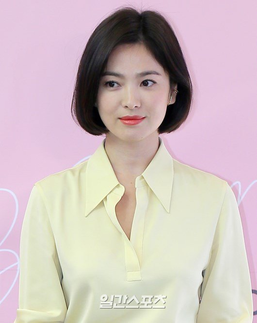 An ad official said on the 27th, Song Hye-kyo stayed in Bangkok, Thailand, for his recent filming schedule, and he arrived in the morning before the divorce report.The schedule was held in the past, and Song Hye-kyo left for Thailand with a minimum of staff.There, the stylist showed a relaxed appearance, such as releasing a picture of Song Hye-kyo, but the picture is now deleted.Song Hye-kyo and Song Joong-kis divorce news was reported on the day. Song Hye-kyos agency UAA said, I am sorry to say hello to bad news first.After careful consideration with her husband, she is in the process of divorce. The reason is that the two sides have not overcome the difference in personality, and they have to make this decision.I respectfully ask for your understanding that the other specific contents are the privacy of both Actors and can not be confirmed.I also urge you to refrain from stimulating reports and speculative comments for each other. 