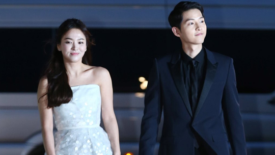 Top star couple Song Joong-ki and Song Hye-kyo were married in a year and eight months.Song Joong-ki said yesterday that he applied for divorce settlement with Song Hye-kyo at the Seoul Family Court through a law firm, a law representative.About 30 minutes later, Song Hye-kyos agency also said, Song Hye-kyo is in the process of divorce after careful consideration with her husband. The agency said, The reason is due to the difference in personality, He said.While Song Joong-ki expressed hurt, Song Hye-kyo is taking the reason for character difference and two people show subtle differences, and various theories are being produced among the media as well as the public to guess the cause of divorce and the reason for the return.When the real name of the actor who took the drama with Song Hye-kyo was mentioned as the cause of the breakup, the actors agency also made a position to respond hard to the spread of false facts.On the other hand, overseas media centered on China and East Asia are also delivering the news of the two people in real time top news.In particular, Wei Bo, a Chinese SNS, has been attracting Chinese netizens so much that the news has risen to the top of the list since early morning. As of 11 am, the hashtag of Song Hye Kyo and Song Jung Ki Divorce recorded 1.2 billion views.In 2016, the two men who had a relationship in the KBS drama Dawn of the Sun denied the two-time romance, and they made a surprise marriage announcement in July of the following year and received a great ceremony with global attention.