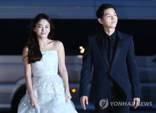 A court to hear the divorce mediation case between Song Joong-ki (34) and Song Hye-kyo (37), who were dismissed after a year and eight months of marriage, was allocated.However, it will take more than a month to catch the date of adjustment.According to the legal circle on the 27th, the Seoul Family Court allocated the divorce mediation case filed by Song Joong-ki to the 12th Household (Jang Jin-young, chief judge).As Song Joong-ki applied for mediation the day before, it is said that there are no documents submitted by both sides yet.Divorce mediation is a procedure in which a couple divorces after court mediation without going through a formal trial.If the two sides have agreed 100% on the divorce terms, they can divorce the divorce, but if there is a disagreement in some minor parts, the court will proceed with the mediation process.If the two sides agree on the mediation, the decision will have the same effect: however, if the mediation is not established, it will be transferred to the formal divorce proceedings.Both Song Joong-ki and Song Hye-kyo want to organize their marriage relationship smoothly, so the adjustment is expected to be made without difficulty.The court will set a month or so of consideration in case of no children in the mediation case, and the first mediation date of the two cases is expected to be caught by the end of July.However, since the courts regular recess period is from the end of July to the beginning of August, there is a high possibility that the adjustment date will be caught in early August.