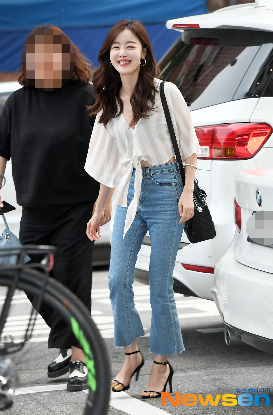 The OCN tree original Save Me 2 Jongbangyeon was held at a restaurant in Yeouido, Yeongdeungpo-gu, Seoul on the afternoon of June 27.Han Sun-hwa attended the ceremony.Jung Yu-jin