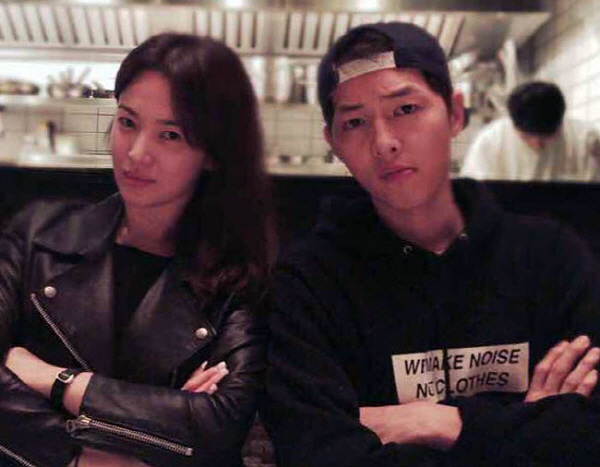 Song Hye-Kyo side, Deliberate distressed finish in divorce procedure, the tread of..the reason is Personality differences <p> Actress Song Hye-Kyo is “the husband Song Joong-ki and deliberate distressed finish in divorce procedures,”he said.</p><p>The “reason for the personality differences, the two sides of both the name not overcome by the This decision was. Other specifics of the two sides of the actors personal life in check, can that respectfully aspect,”he added.</p><p>Actor Song Joong-ki and Song Hye-Gyo in the past in 2016 KBS2TV ‘the suns descendant’via ‘Songpoon Couple’is loved by many and touch the development by 2017, 10 October married.</p><p>→The following are the Song Hye-Gyo companys Official position</p><p>Hello everyone. Song Hye-Kyo company UAA Lok is.</p><p>First is not good news as a greeting to pig, unfortunately, think.</p><p>Currently our actress Song Hye-Kyo, Mr. husband and a carefully distressed finish in divorce procedures can.</p><p>Reason for personality differences, the two sides of both the name not overcome by The such a decision now.</p><p>Other specifics of the two sides of the actors personal life in check may not be that respectful both to other members.</p><p>Or, for stimulating the sidewalk and guessing comments such as self-control to your entitlement..</p><p>Even to the needs In the future with better life with romance</p><p>Thank you.</p>