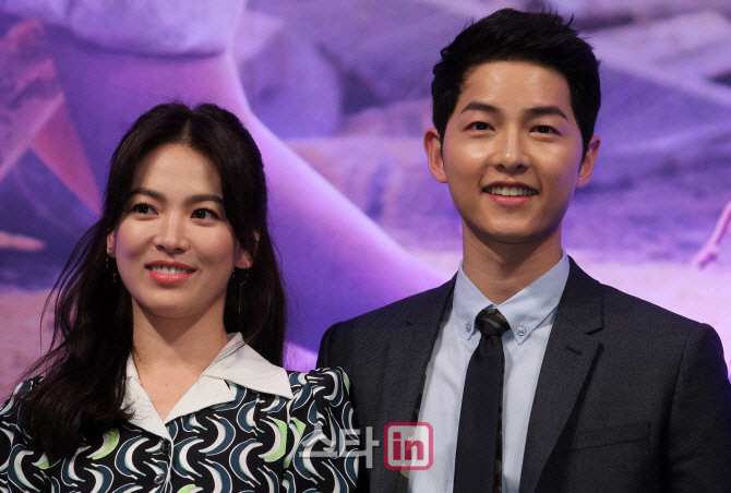 Song Hye-kyo and Song Joong-ki filed a divorce settlement application with the Seoul Family Court on the 26th through legal representatives on the 27th.Apart from the pain, the two peoples work activities are expected to be actively carried out.Song Joong-ki, who finished filming the TVN drama Asdal Chronicles, will begin filming the movie Seung Ri Ho (Gase), a science fiction masterpiece set in the universe in July.This will return to the screen two years after the warship map. Seung Ri-ho is directed by Cho Sung-hee, who was working with Song Joong-ki and Wolf Boy.Song Hye-kyo, who returned to the TVN drama Boyfriend after marriage, is reportedly considering his next film. Song Hye-kyos next film was also named as the movie.Song Hye-kyo said he is positive about the movie Saint Anne.Saint Anne is a story centered on women, and it is expected to be filmed early next year from this fall.Song Joong-ki announced on the 27th that he received the divorce settlement application through the legal representative.I am sorry to have told many people who love and care for me that I am not good, Song Joong-ki said. Both of them are hoping to finish the divorce process smoothly rather than blame each other for their mistakes.Song Hye-kyo also said, We are going through a divorce process after careful consideration with our husbands, and added, We have made this decision because both sides have not overcome the difference between them.
