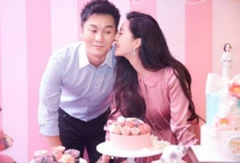 Fan Bingbing wrote on Chinese social media Weibo on the night of the 27th, People will have various farewells in their lives. We are not us anymore, but we will still be us.Fan Bingbings fiance, Lichen, shared Fan Bingbings post on his Weibo and said, I became a lover in Friend and go back to Friend.The form of emotion has changed, but the feeling of innocence between you and me does not change. The two men developed into real lovers in 2014 by meeting their breathing in a work, and admitted to their devotion in 2015.The pair were later engaged in 2017, and Lichen was recently rumored to have stayed with them, especially when Fan Bingbing was found to have been involved in a difficult time last year, including being investigated by authorities over tax evasion charges.Fans responded that they were more shocked as news of the breakup of Song Hye-kyo and Song Joong-ki, which are called couples of the century and are gaining popularity in Asia, was announced.Meanwhile, Song Hye-kyo and Song Joong-ki were to go through divorce proceedings after about a year and eight months of marriage.Song Joong-ki said he had filed a divorce settlement application with the Seoul Family Court on the 26th through a legal representative.The reason for the divorce is a personality difference, Song Hye-kyo said.