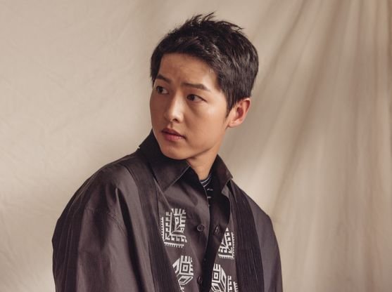 According to the legal system, Song Joong-ki asked the law firm Plaza, which was in charge of his divorce law, to disclose it.The so-called Song Song couples divorce settlement application was revealed when Song Joong-ki asked the media to notify the media, including entertainment media.Song Joong-ki, who applied for divorce mediation, seems to think that there is a reason for the spouses reasons, said a lawyer.Earlier this year, Song Hye-kyo The Wedding Ring reported.Acting activities continued actively after marriage.Song Hye-kyo confirmed the aspect of Melo Queen in line with her best friend and junior Park Bo-gum, who is a member of the agency like Song Joong-ki, in the TVN drama Boyfriend which aired until early this year.Song Joong-ki is currently performing as a two-person role in the TVN masterpiece drama Asdal Chronicle, which is currently on air after finishing shooting in advance.The dispute between the two first came out in the news from China.In February, China media reported that Song Hye-kyo greeted fans at the airport, without The Wedding Ring on his finger, and deleted a photo of Song Joong-ki from SNS (Social Network Service).At the time, both of their agencies strongly denied it.Song Joong-ki started his acting career as a business manager at Sungkyunkwan University, making his debut with the movie Ssanghwa Store in 2008, and becoming a stardom in full swing with the historical drama drama Sungkyunkwan Scandal.After a great success as a movie Wolve Boy, he joined the military. As soon as he was discharged, he became popular as a top star overseas as a drama Dawn of the Sun, a drama of a special officer officer.If you fail to adjust your divorce, you will have to go through a formal trialDivorce mediation is usually applied to the court to agree to divorce after the judges adjustment when it is difficult to divorce.Song Joong-ki may have opted for divorce mediation to follow a swift divorce process; the consultation divorce must go through a minimum of one month of deliberation; if he has children, it will be extended to three months.Divorce mediation, on the other hand, has no period of consideration.The divorce is also required by the couple to attend the meeting on each confirmation date and to confirm their intention to divorce.After several mediation dates, details of divorce are confirmed, and the mediation committee and the judge judge judge alimony and property division based on the divorce settlement agreed by both sides.The issue is that who is responsible for the divorce in the process of property division. Some say that the two peoples property is worth 100 billion won.If the decision is agreed, the decision will be the same, but if the decision is not successful, the decision will have to be made.Song Joong-ki, a public legal profession Song Hye-kyo seems to be responsible Song Hye-kyo decision to divorce due to personality difference 100 billion won in property division