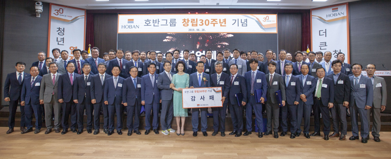 호반 이미지