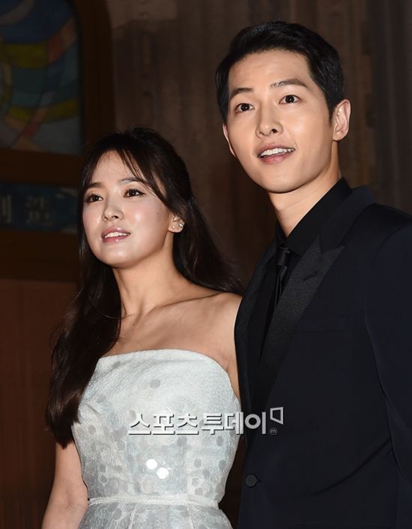 Actor Song Joong-ki Song Hye-kyos news of the breakup was reported, and Taebaek city of Gangwon canceled the Taebaek Couple Festival, a festival commemorating the Dawn of the Sun this year.An official of Taebaek city said on the 28th, The Taebaek Couple Festival has been canceled this year due to the atmosphere of the festival committee members regarding the existence of the Taebaek Couple Festival. However, the existence of the festival will continue to be discussed.It is highly likely to envision items of other themes. In May 2017, the Taebaek Couple Festival, which was created as a festival concept for the first couples in the nation, attracted more than 12,000 tourists for three days.Many people have been expecting this years festival by conducting various events such as experiencing virtual reality (VR) in the sea, experiencing couples costumes such as hanbok and school uniforms, flying a wish lantern, and a couple song festival.The Taebaek Couple Festival, which was created to commemorate the opening of the Dawn of the Sun park, was scheduled to be held for two days from July 27 to 28, but on the 27th, Song Jung Ki and Song Hye Kyos divorce application were announced.In particular, Taebaek City, which was a filming site, was created with a production cost of 270 million won thanks to the great popularity of the drama.In addition, it is said that a statue of Song Hye-kyo and Song Joong-kis kissing gods was installed in the Dawn of the Sun park, but Taebaek city is also discussing whether to remove the statue.