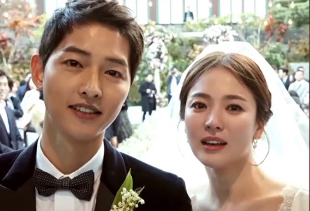 Actor Song Joong-ki did not inform his wife, Song Hye-kyo, and reported that he filed for divorce settlement alone.It is also interpreted as a warning that Song Hye-kyo can disclose everything if he spreads lies such as marriage and divorce background.The intention is to give Song a warning that if he spreads lies such as marriage and divorce background, he can reveal everything, a source at Song Joong-ki told the media.It is interpreted as a kind of warning not to make unnecessary noise.Song Joong-ki is considering completing the divorce process quickly without asking Song Hye-kyo for alimony. The two sides agreed on the divorce itself, but are coordinating the details.The divorce mediation will be made by the 12-member housekeeping department (chief judge Jang Jin-young) of the Seoul Family Court. If there is no special problem, the divorce process may be completed in August.Song Joong-ki and Song Hye-kyo met in 2016 as descendants of the sun and developed into lovers and married in October 2017.However, after a year and eight months of marriage, Song Joong-ki filed an application for divorce settlement.