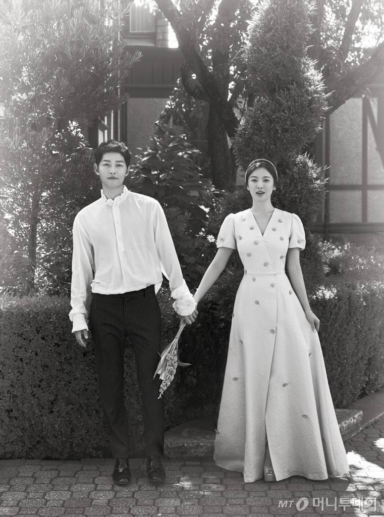 <p>Song Song couplein actor Song Hye-kyo(38)and Song Joong-ki(34)the marriage 1 year 8 months in a couple of ties at the end was.</p><p>Two people in the 2016 drama The Suns descendantto relationship and 2017 10 31 marriage food raised, but the last 26, Song Joong-ki with Song Hye-kyo against divorce adjustment upon the and to began.</p><p>◇2017 one week philosophy is, Song Song couple file change notice in 2019, this specific number ofshares philosophy is the analysis of protection conditions by 2017 9 November in the very logic to do this in a blog, Song Hye-kyo and Song Joong-ki couples chemistry looked. Ms. Song Hye-kyo of using the ship profile that cant be,he wrote. Song Joong-ki in a second marriage can Minchoand the wind many a woman or woman to wife, and they become,he wrote.</p><p>Then in (Song Joong-ki of the week) once the marriage is failing will appeara few days (chemistry of two people according to) in 2019 this specific life. However, operating in the divorce can overcome and survive,he said. In this last 26, Song Hye-kyo and Song Joong-ki couple eventually divorce adjustment procedures in this seed 2 years ago foresaw was figuring out that which was there.</p><p>In this regard, Ms. 28, and at the call of two people of using this instrument as one who cheats them the look and ask for the post that was called. This your post is (new) and it seems noand other writings of a false prediction is that its fixed,he explained.</p><p>◇The past 2 November in the Chinese media, marriage ring as fluoride include raised Song Hye-kyo and Song Joong-ki couple 2017 10 31 marriage since the recognition in Miami and has been. Of these files to foresee the pool four weeks are colorless, as you saw were two people from when I had to do.</p><p>Song Joong-ki earlier this year conducted one fashion, but in an interview with I (the marriage with) a love ends dont think. Man best thing I could do his woman until the end invariably going to lovethe wife Song Hye-kyo and towards affection against him. This still love and think. Frankly, the wife is so pretty,he said to love the Hunters exposed.</p><p>But over the past 2 November in the Chinese media of two people divorce, set to raised. Incheon Airport in greeting to the fans was Song Hye-kyo with marriage ring and not in the world. Or Song Hye-kyo with their SNS from husband Song Joong-kis photo was deleted is also based heard. This on Song Hye-kyo is a tvN drama Boyfriend production presentation from husband Song Joong-kis cheer the Fire Phone include the potential was.</p><p></p><p>Song Joong-ki in the last 5 November in tvN drama not pass Chronicles production presentation in wife Song Hye-kyo was referring to. He said: marriage after the very heart of the stability was obtaineda few days long, but in that drama (The Wife) do well and cheer for thanks to (shoot) well finishedand he was also.</p><p>◇Set to become a reality? Hair falls out Song Joong-ki, Live fall Song Hye-kyo...discord omenwas close to Song Hye-kyo and Song Joong-ki couple last month but the official analysis from the marriage ring to wear and when discord and facilities to dismiss seemed, but recently two people divorce to ahead and the mind and life even seemed that the captain was questioned.</p><p>Over the past 27 news the yen is Song Hye-kyo with ring in-transit is mind and with weight loss because reported. According to reports, Song Hye-kyo entourage Song Hye-kyo this year sharply years old fell. Finger is also thin marriage ring and if you have slipped and fell in theA ring to ring before fitting the small size of the ring to find,said I was.</p><p>The (Song Hye-kyos) expression also darkened in health concern were alsosaying the recent marriage life in the tangled hearts and the life pouring out as tears also showed,he said.</p><p>Song Joong-ki role of fluoride according to the mind and life suffered that the story even came out. New one showbiz relationship of the words no pass Chronicles shoot you in the Song Joong-ki with personal stress and tough and had hair loss so badly had been afew days staff in between part of what happens is not becausethe story of the stone was,he explained.</p><p>◇Song Joong-ki is why the Association of divorce this is not a divorce adjustment requestto would the threat of divorce is between the parents in disagreement without divorce procedures when finishing the progress. While divorce adjustment request is a divorce in the consultation but the detail part on this feedback occurs when the family court with the adjustment of divorce, this determined.</p><p></p><p>The Association of divorce is the court in alimony or property division in a separate intervention, one not. While divorce adjustment request Adjustment Committee and the judge the dog is to adjust the requirements to review and final tune in for adjustments on it. The result confirmed the judgment and the same effect will occur no divorce this castle is established. The adjustment is a result matrix as soon as judge over divorce proceedings as defenders.</p><p>This is in the Song Joong-ki with amicable divorce procedure to finish the circle,he said in divorce adjustment request is Song Hye-kyo on the side you have a complaint or property division of not a problem becausethe opinion was questioned. Between two people that do not have children, to adjust custody or child support issue, not a property only because it is not.</p><p>But two peoples marriage life 1 year 8 months short I put the marriage before the formation inside the property, the more property you target is the enemy that guess.</p><p>Their total assets are drama, movies, commercials starring free income and real estate etc to approximately 1000 billion great as well. Song Joong-ki with 2017 1 November is for perfect housingis he marriage 9 months ago acquired property because the property division is not a destination. Especially Song Hye-kyo is Song Joong-ki go purchase this house for no two people is Song Hye-kyo have lived in the house with them</p><p>In the agreement of divorce, according to court attendance burden considered to bethe vision, too. The Association of divorce is both in court attendance through direct divorce doctor turns out to be as much public exposure may result from it.</p><p>Whats more sides are already divorce in the sum of as property division disputes without the divorce procedure to finish the seem to be. Song Joong-ki Agency Blossom Entertainment side for the last 27 amicable agreement through negotiation of the divorce procedure that one,he said. Song Hye-kyo side of the law agents, the two sides are already divorce in the state, this according to an adjustment procedure, only ahead,he said.</p><p>◇Song Joong-ki is why divorce news first in the media informed but to maintain the confidentiality and divorce mediation if you chose just the fact that the publicity was that this does not make sense. Song Joong-ki what is Song Hye-kyo on the side there are no complaints, which means the pool can be. This surround numerous speculation were rife and there.</p><p>Last 27, around 9am Song Joong-kis legal representative 26 Seoul court on Song Hye-kyo against divorce adjustment application form was received,he of the two men to destroy the news said. divorce news Song Joong-ki was first reported in the media to ask them</p><p></p><p>Or but Song Joong-ki with divorce attributable to in good conscience is because observations are also available. Song Joong-ki starring tvN drama not pass Chroniclesis aired during the time of the divorce, and announced that their image to the right or can because.</p><p></p><p>◇Song Joong-ki, Song Hye-kyo and of no divorce adjustment request... warning mean?Song Joong-ki with divorce, and this was not disclosed. Song Joong-ki companys 27 divorce the reason for the reckless speculation and false diffusion should also be asked if you were. Or Song Joong-ki is both wrong, A is and blame each other rather than only to the divorce procedure to finish and hopes to have,he said.</p><p>Song Hye-kyo side is the divorce the reason is irreconcilable differencesand said. Song Hye-kyo Yaki Song Hye-kyo, Mr. husband and a carefully distressed finish in divorce procedures,be, the reason for personality differences, the two sides of both the name not overcome by The such a decision,he said.</p><p>As this is Song Joong-ki, which of the litigating whether or not to blame, and divorce want and wrongto mention that noticeable. While Song Hye-kyo is a divorce between the world as a typical and innocuous personality differences picked up.</p><p>Admission Announcement at the time car was there.</p><p>Since Song Joong-ki with Song Hye-kyo and of no divorce adjustment filed, or such actions to Single Song Hye-kyo in the sending of the alert meant that the reports came out.</p><p>Song Joong-ki side according to insiders This Song Hye-kyo in marriage life and divorce background, such as lying about distributing to all within the public canis attention to intentionwas.</p><p>Meanwhile, the Seoul court are at least one month after the first adjustment date seems to open. Two people divorce of responsibility to whom are ye to two and significantly not struggling with coming to 8 November in divorce procedure we expected.</p><p>Two people divorce agreement as property division disputes procedure without finishing the Be seemed</p>