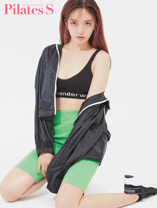 AOA Chan Mi has unveiled a solid body line.Chan Mi recently took a photo shoot with the magazine Pilates S.Chan Mi showed off her body know-how, showing off her bright, healthy energy: 4 or 5 times a week she must go to work out and relieve herself with exercise even under stress.Chan Mi said, Wait training makes a large muscle that is shown, and Pilates catches the muscles in the inside firmly, and the body is aligned properly as the muscles are caught.It is a movement that has to be pretty in posture. Park Su-in