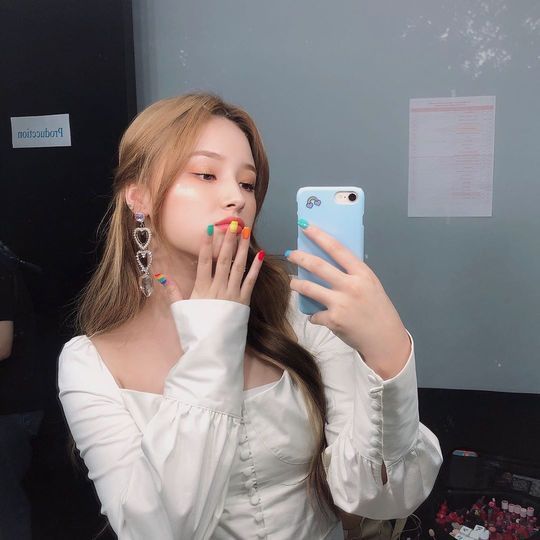 Nancy flaunted the visuals that ripped through FairytaleGroup Momoland (MOMOLAND) member Nancy wrote on the official Instagram page on July 2, I had a good time with Mexican Mary (Momolands official fandom name).Thank you and shared two photos.Nancy, pictured, wears a white dress and heart earrings - he showed off his beauty, oozing mature charm with a half-bundle.han jung-won