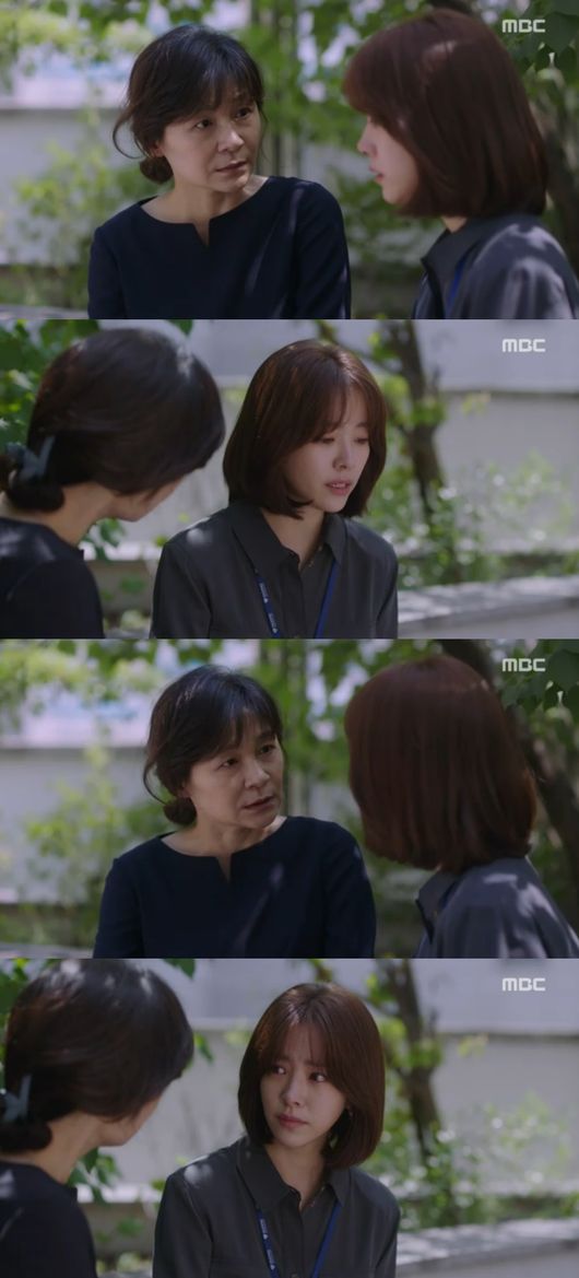 In Spring Night, Han Ji-min revealed the existence of Gil Hae Yeon.Choi Jung-in (Han Ji-min), who was a Confessions to Hyung-sun (Gil Hae-yeon), was portrayed in the MBC drama Spring Night (directed by Ahn Pan-seok, the play by Kim Eun) broadcast on the 3rd.The next day, he visited his daughter Choi Jung-in.Hyung-sun told Choi Jung-in that Taehak wanted to meet JiHo (Jeonghaein), and Choi Jung-in was surprised.In the meantime, I was worried that I would have asked for a proposal for the stoma, and I asked Choi Jung-in, Lets listen to the words. Choi Jung-in said, I actually have a child.Choi Jung-in cried, Im sorry, and the sentence hesitated, with Choi Jung-in bowing, saying, I thought it wasnt me either, but I love it so much.Its not a sorry issue, the sentence said, unable to speak.Choi Jung-in said, I can not live without him anymore. Im sorry, Mom, help me. He cried, I like what I do.To Choi Jung-in, who stopped crying, the line stroked his head, saying, Why are you crying? Choi Jung-in said, My mother wants to meet Mr. JiHo once, a good person.I am a good person, but why should my mother meet? I lost my word when I saw Choi Jung-in, who met on the premise of marriage.Spring Night screen capture