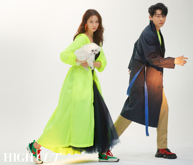 Comic duo Jo Jung-suk and Im Yoon-ah of the exit-free charm have featured the cover of the magazine Hycutt.Jo Jung-suk and Im Yoon-ah released a more pleasant picture through the star style magazine Hycutt published on the 4th.Im Yoon-ahs smile, which burst into Jo Jung-suks prank, makes the viewer laugh as he rides on an electric scooter with a splendor or runs toward the exit.The fashion of two Actor, which trendily digested props reminiscent of intense red, neon color and work clothes, also stood out. Im Yoon-ahs dog Rao also helped the photo shoot.Rao appeared only in a scene, but he robbed his eyes with his eyes staring at the white hair and camera.In an interview after the filming, Jo Jung-suk said, I thought it would be like this if Jo Jung-suk took a disaster movie, about the role of a young man in the exit.I thought I could do it well, and I focused on how close this person could get to the audience and how much I could sympathize with him.It is not a Hero character, but it is a small Hero figure who tries to rescue many people with a small power. As for the smoke breathing with Im Yoon-ah, I told you that Gong Hyo-jin said I have a lot of actresses in the news that I am playing with Im Yoon-ah.You will know when you watch the movie. Not only the acting part but also the human side was a good person. In fact, the shooting scene is difficult for both Actor and staff, but no one in the exit scene has a hard time.So I think that breathing with Yoona was better. Im Yoon-ah said, I chose Exit as the first screen starring film. The character of the doctor is a really strong and responsible, wonderful friend.I tried to postpone that part to be revealed naturally. I thought it would be serious and heavy because it was a disaster movie, but it was not.I took a really hard run, but I think I can show you a new look that I have not done before. As for Jo Jung-suk, who worked together, I received a lot of help from my brother in the field. I had a lot of ideas in expressing emotions with acting.I was able to create synergy by consulting with such a part. He was a really good person and partner outside the shooting scene.I was really envious of everyone shooting together, but I thought I knew why I was so complimentary. Jo Jung-suk and Im Yoon-ahs pictorial can be found on July 4th Hycutt 244.