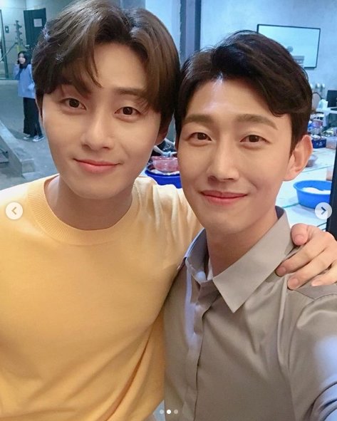 Kang Ki-young posted two photos on his SNS on the 4th with an article entitled Owner, Kyungsol, bachelor, blue and yellow cabbage.The photo is a CF photo shoot with Park Seo-joon. Kang Ki-young is showing his friendliness with Park Seo-joon.The warm appearance of the two people smiling at the camera catches the eye.Park Seo-joon and Kang Ki-young have been acting as vice chairman Lee Young-joon and president Park Yoo-sik in the TVN drama Why is Kim Secretary last July?On the other hand, Kang Ki-young will appear in the JTBC drama Eighteen Moments which will be broadcasted on the 22nd.