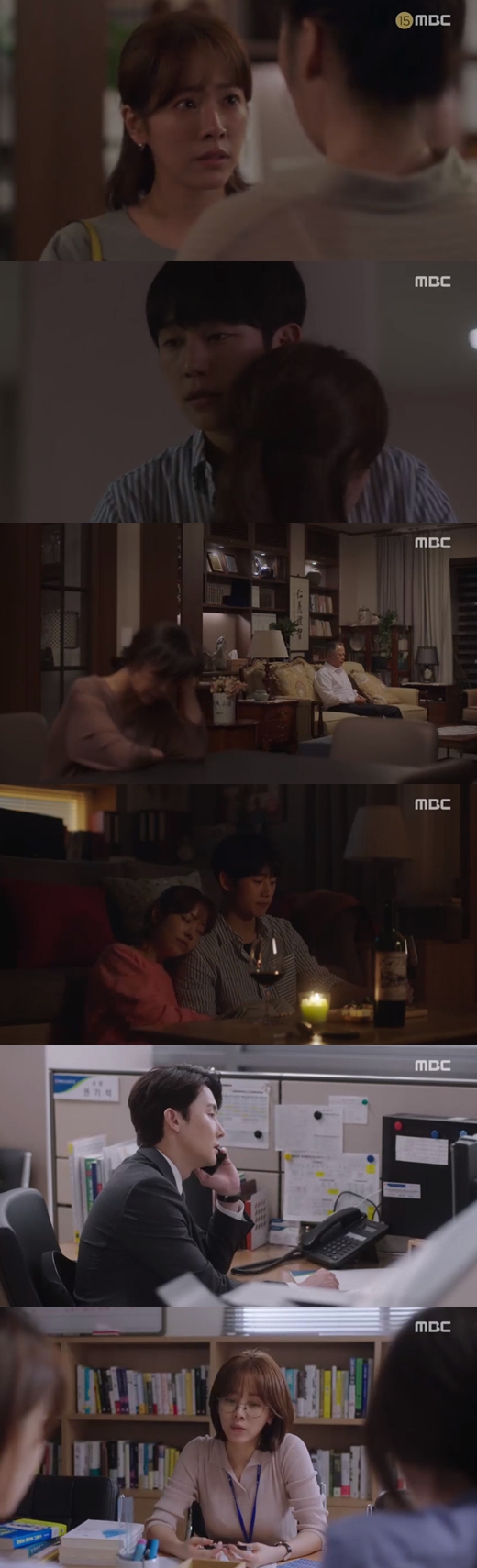 Spring Night Han Ji-min met Kim Chang-wan and made a discussion.In MBCs daily drama Spring Night (directed by Ahn Pan-seok, the playwright Kim Eun), which was broadcast on the 4th night, Lee Jung-in (Han Ji-min), who meets Kwon Young-guk (Kim Chang-wan) and builds a discussion, was portrayed.Lee Jeong-in came out fighting Lee Tae-hak (Song Seung-hwan) at home. Yoo Ji-Ho (Jung Hae-in) held Lee Jeong-in.Lee confessed, I met and thanked Mr. Ji-ho for having someone who could think before myself. And courage. Yoo Ji-Ho said, Its originally brave.Lee Jung-in said, I thought it was like that, but it was a brave pretend. Yoo Ji-Ho said, I am going through something that I do not have to meet with me.Lee Jeong-in ran the photos of his colleagues and Yoo Ji-Ho, who were secretly photographed. His colleagues believed that Kwon Ki-seok (Kim Jun-han) did this.My father guessed that, he said. Lee Jung-in contacted Kwon Ki-seok and recommended that he eat together at Kwon Ki-seoks fathers house.Lee met Kwon Ki-seoks father Kwon Young-guk and handed him a picture. Kwon Young-guk admitted that he had taken pictures of Yoo Ji-Ho and Lee Jung-in.It was unfairly photographed and uncomfortable to have it. Its all different. Lee Jung-in said, Its a hassle, but please send it to your workplace address. After that, Lee came out of the house of Kwon Young-guk. Kwon said he sent the photo to Lee Jung-in. Lee Jung-in asked, Do you think Im going to go back to my brother?Kwon said, Why did you meet me? Did I meet you without my background? I did not care much.I can not say that it is not love. Lee said, I was wrong. Lee said, I was wrong. Im sorry for betraying and hurting you. Im not asking you to forgive me.I will take it even if I curse and harass you for the rest of my life. Kwon said, What is Yoo Ji-Ho coming out like that? Kwon said, I do not need it all.Come back to your place. Lee Jung-in said, Now my brother is not enough. My greed has grown. 