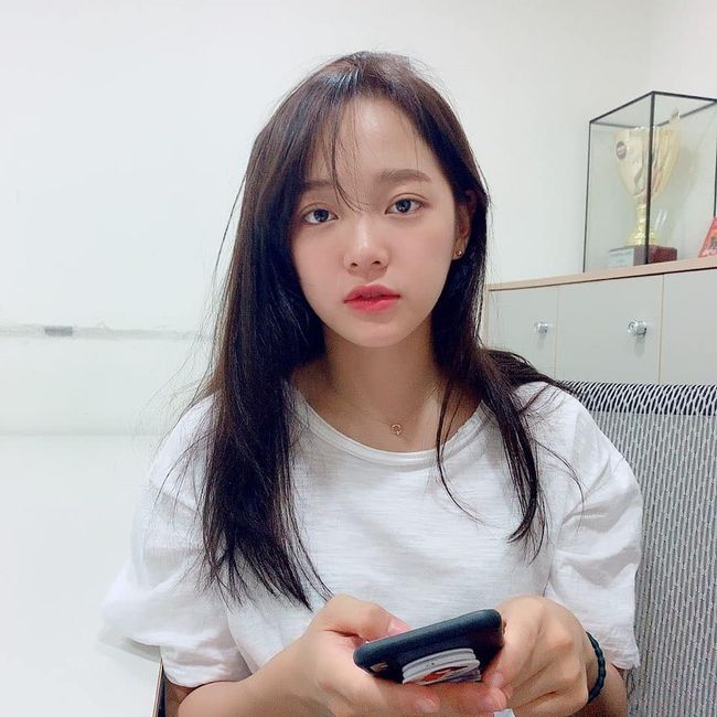 Gugudan Kim Se-jeong has revealed his current status.On the 4th, Kim Se-jeong posted a few photos and an article on Gugudans official Instagram, The recent situation of the fibrillation that appears if you forget.In the public photos, Kim Se-jeong was shown.Kim Se-jeong has revealed his current situation from the modest appearance, eating food, and drinking coffee.On the other hand, Kim Se-jeong will appear on KBS2s new monthly drama Let me hear your song, which is scheduled to be broadcast on the 29th.