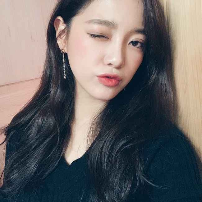 Gugudan Kim Se-jeong has revealed his current status.On the 4th, Kim Se-jeong posted a few photos and an article on Gugudans official Instagram, The recent situation of the fibrillation that appears if you forget.In the public photos, Kim Se-jeong was shown.Kim Se-jeong has revealed his current situation from the modest appearance, eating food, and drinking coffee.On the other hand, Kim Se-jeong will appear on KBS2s new monthly drama Let me hear your song, which is scheduled to be broadcast on the 29th.