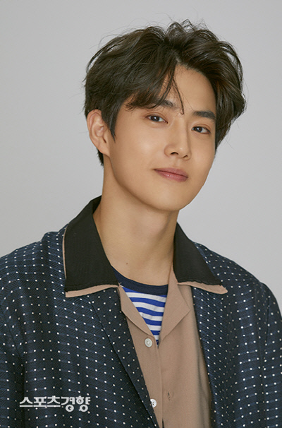 Suho (28 and Kim Jun-myeon), a member of the group EXO, will be the seventh ambassador for the Suncheon BayWorld Animal Film Festival.The 7th Suncheon BayWorld Animal Film Festival Secretariat announced on April 4 that EXO leader Suho will be appointed as a public relations ambassador and will be in full swing.Suho, who was appointed as a public relations ambassador, has revealed his unusual affection for his companion animals with the Yorkshire terrier Star, which his family is raising.Suho is active in various fields such as drama, film, musical.The Suncheon BayWorld Animal Film Festival, held in the Korean state capital, Suncheon, is the seventh film festival to introduce movies that can reflect on various animals and human relationships that share the home of life called Earth.This year, it will be held in Suncheon for five days from August 22 to 26 under the theme Happy Animals - Happy World Together.It will screen more than 70 movies free of charge on human, animal and natural coexistence.We hope that more people, along with our ambassador Suho, will be able to sympathize with the purpose of the Suncheon BayWorld Animal Film Festival and enjoy the festival, said a member of the Secretariat of the Suncheon BayWorld Animal Film Festival.Suho, who was appointed as a public relations ambassador, said, I am very honored to be a public relations ambassador at the Suncheon BayWorld Animal Film Festival, which I wanted to attend as an audience. I hope that everyone who comes to the festival will have a meaningful time to think about animals living on Earth with us.